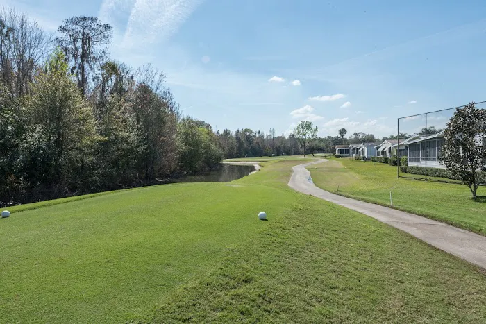 The Hamptons Golf & Country Club Picture 1