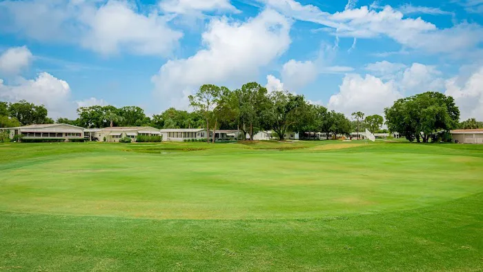 The Hamptons Golf & Country Club Picture 2