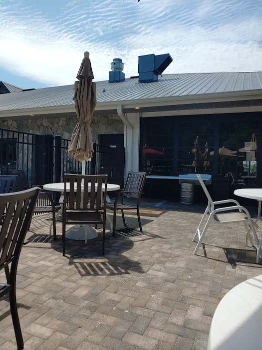 Hampton's Club House Picture 3