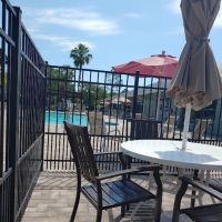 Hampton's Club House ico