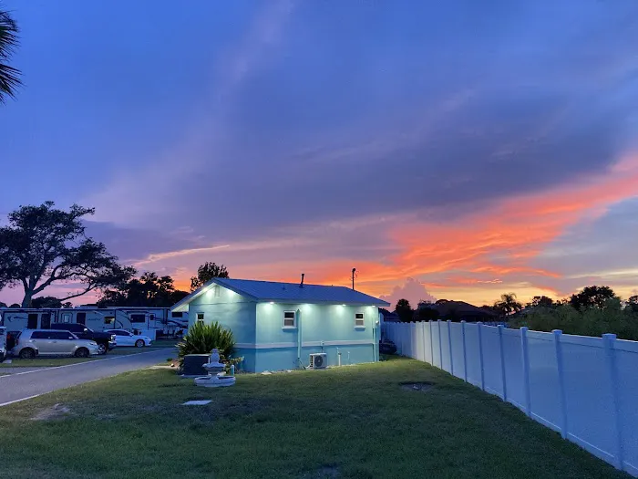 Palm Shores RV Park Picture 6