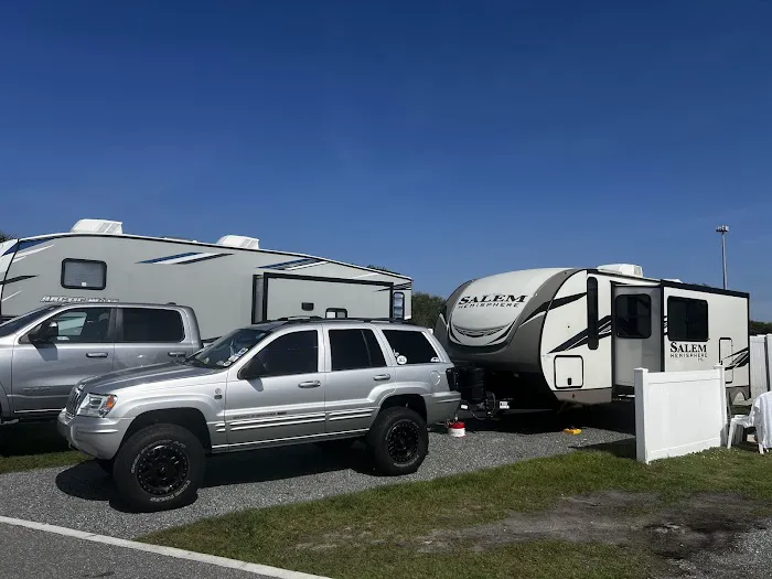 Palm Shores RV Park Picture 9