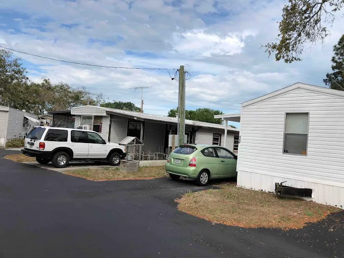 Shady Oak Mobile Home Park Picture 5