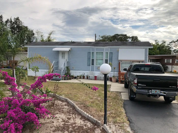 Shady Oak Mobile Home Park Picture 4