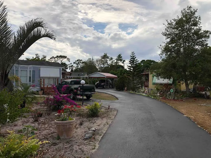 Shady Oak Mobile Home Park Picture 10