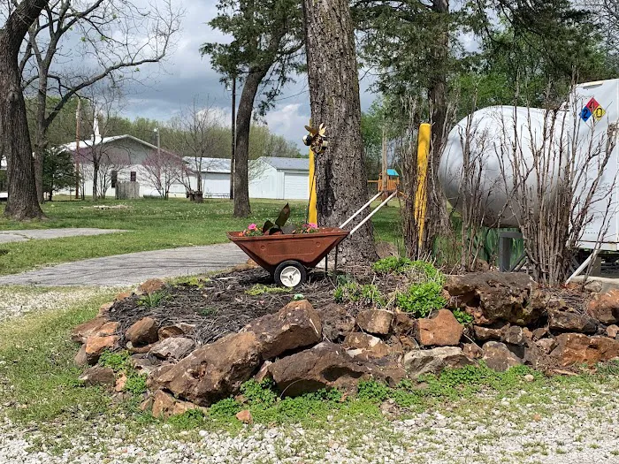 Big Red Barn RV Park Picture 6