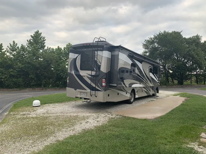 Coachlight RV Park Picture 3
