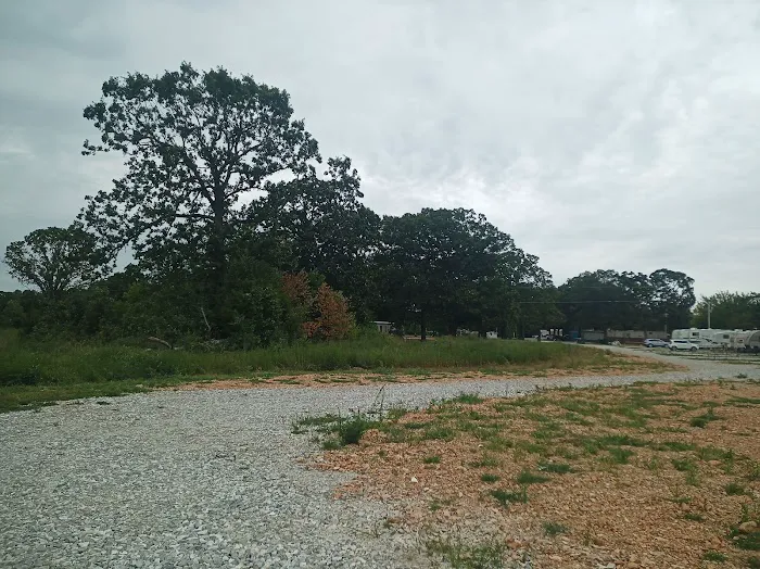 Boondocks Enterprises Mobile Home and RV park Picture 2