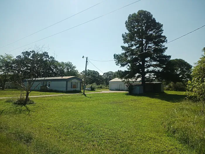 Boondocks Enterprises Mobile Home and RV park Picture 4
