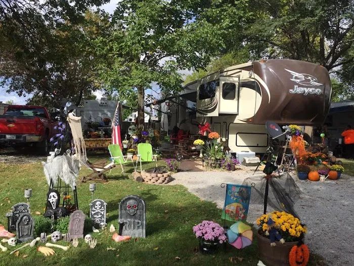 Shady Lakes RV Resort Picture 9