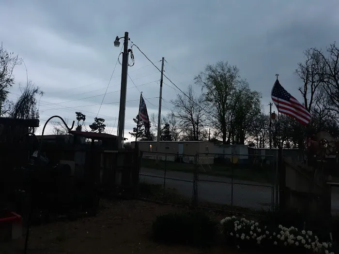 Country Mobile Home Park Picture 3