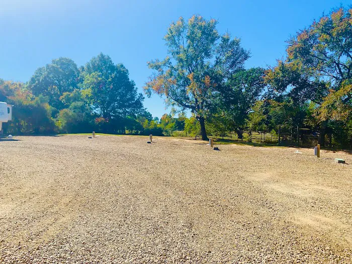 The Lazy Daisy RV Park Picture 3