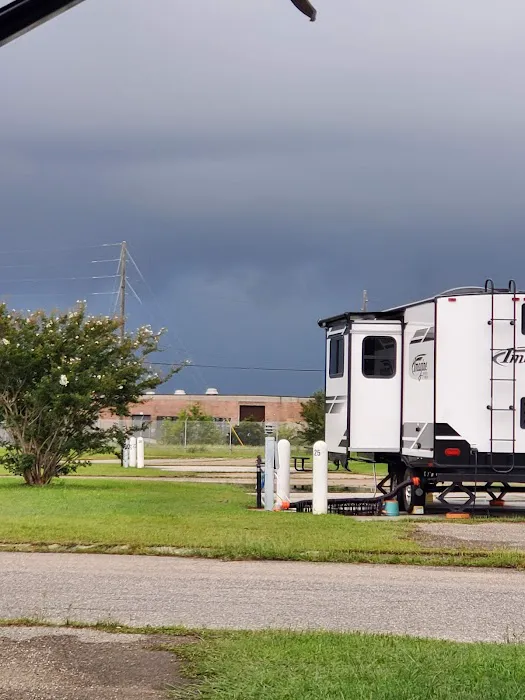 Shields RV Military Park Picture 10