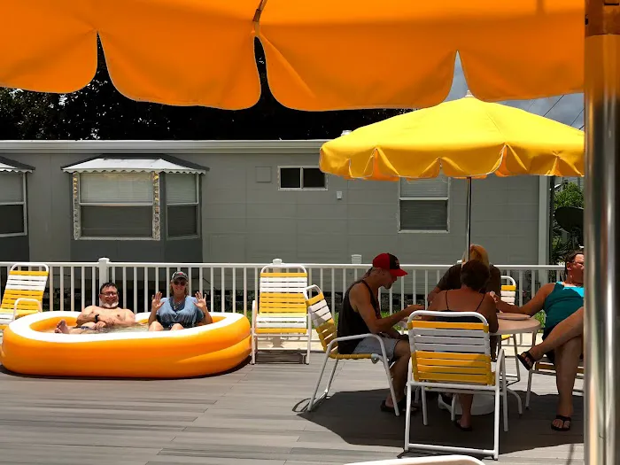 Sunny Grove Picture 3