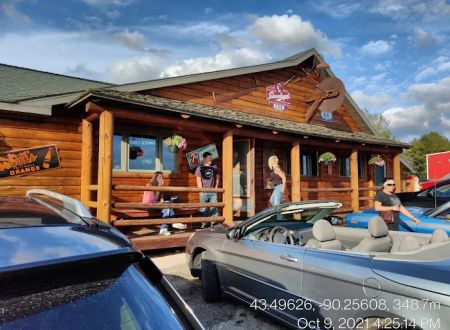 Trader's Bar and Grill Island Campground