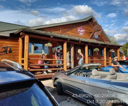 Trader's Bar and Grill Island Campground
