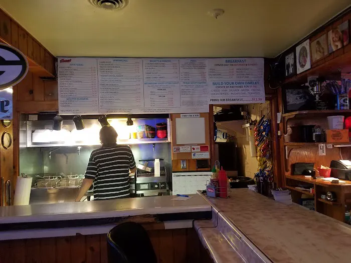 Trader's Bar and Grill Island Campground Picture 6