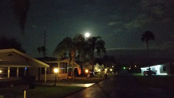 Manor West Mobile Home Park Picture 2