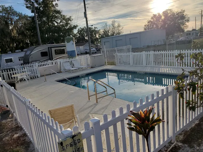 Gloria's Resort Picture 2
