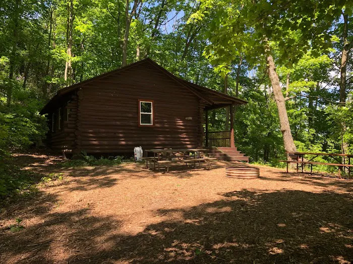 Glacier Hills Rustic Lakefront Cabins Picture 1