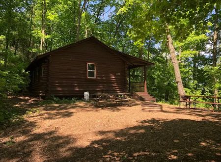 Glacier Hills Rustic Lakefront Cabins
