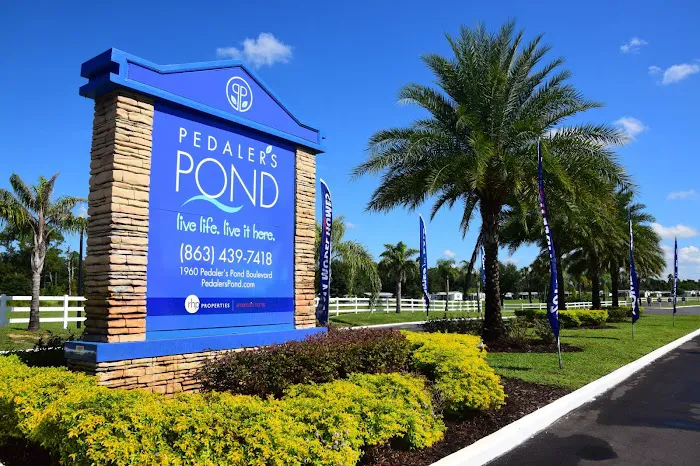 Pedaler's Pond Manufactured Home Community Picture 1