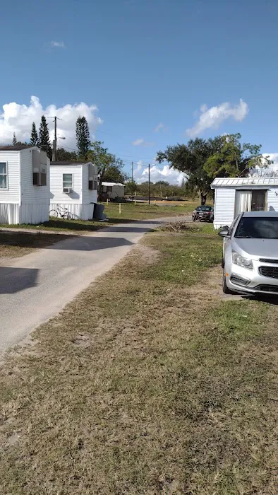 Enchanted Grove Mobile Home Picture 9