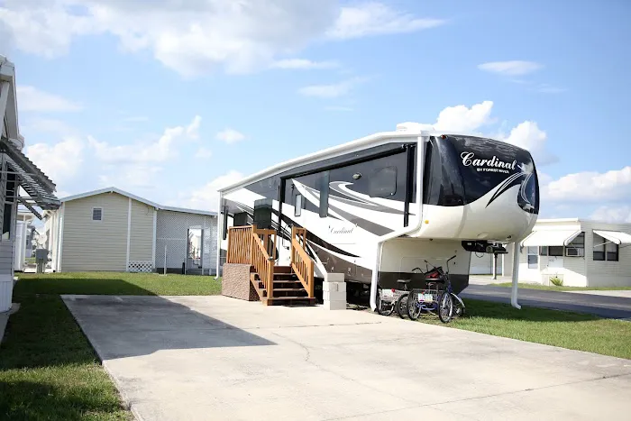 Good Life RV Resort Picture 7