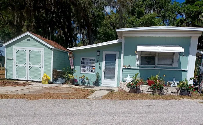 Lake Deeson Village Picture 8