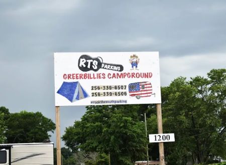 Greerbillies Campground Rock The South Campground and Parking