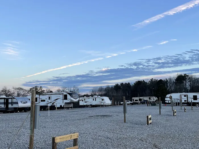 Greerbillies Campground Rock The South Campground and Parking Picture 4
