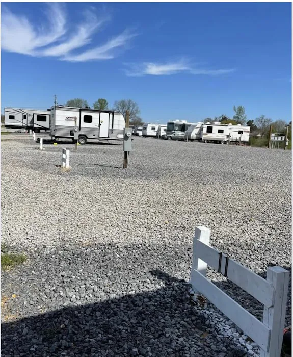 Greerbillies Campground Rock The South Campground and Parking Picture 10