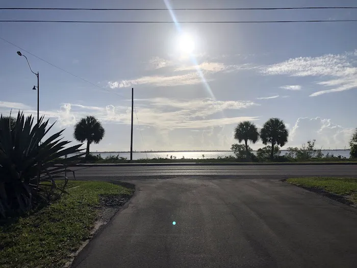Palm Bay Park Mobile Home & RV Park Picture 4
