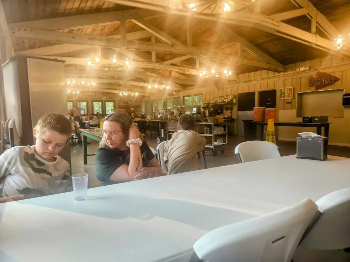 Dining hall Picture 2