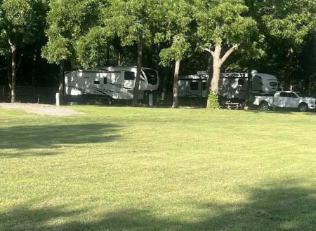 Red Barn Retreat | RV Park | Tahlequah, OK