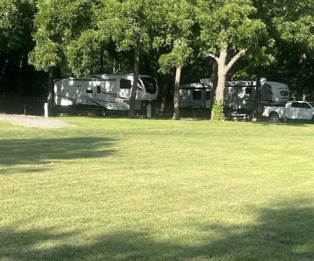 Red Barn Retreat | RV Park | Tahlequah, OK