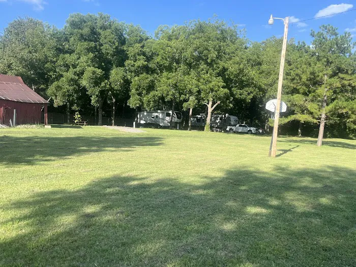 Red Barn Retreat | RV Park | Tahlequah, OK Picture 7