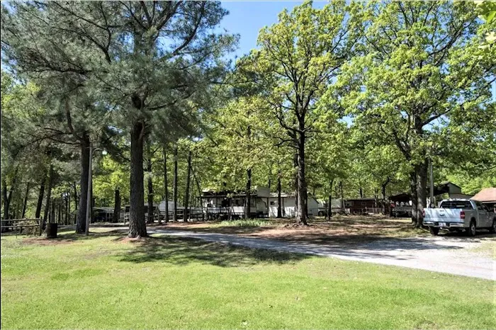Osage Hollow RV Resort LLC Picture 6