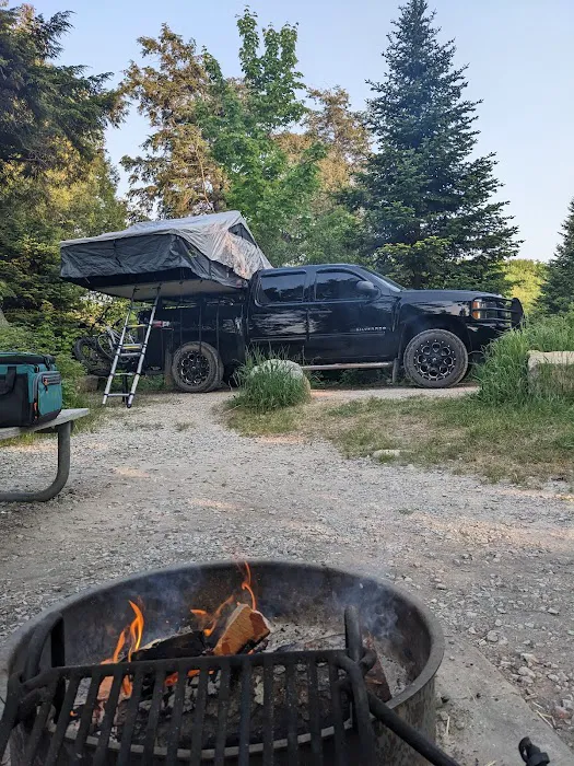 Little Beaver Lake Campground Trailhead Picture 3
