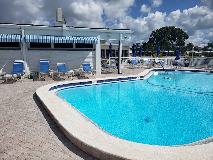 Bay Aristocrat Village Picture 3
