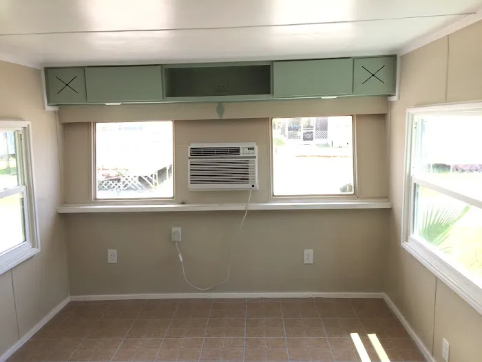 Gulf Breeze Mobile Home Park Picture 5