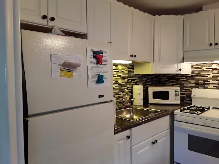 Colonial Village Mobile Home Park Picture 4