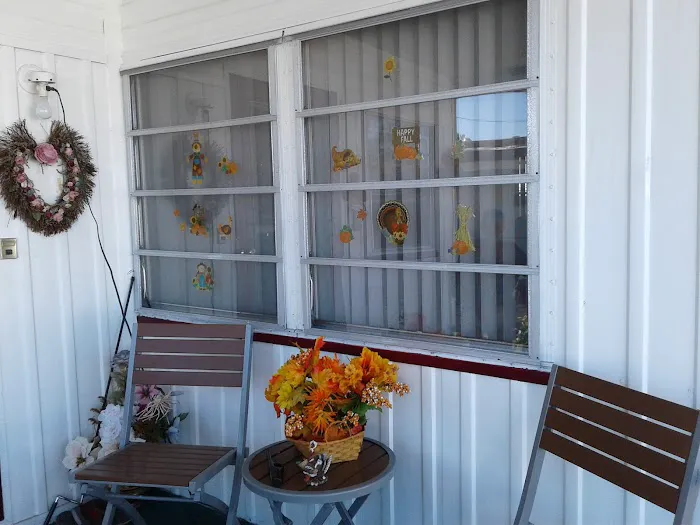 Colonial Village Mobile Home Park Picture 5