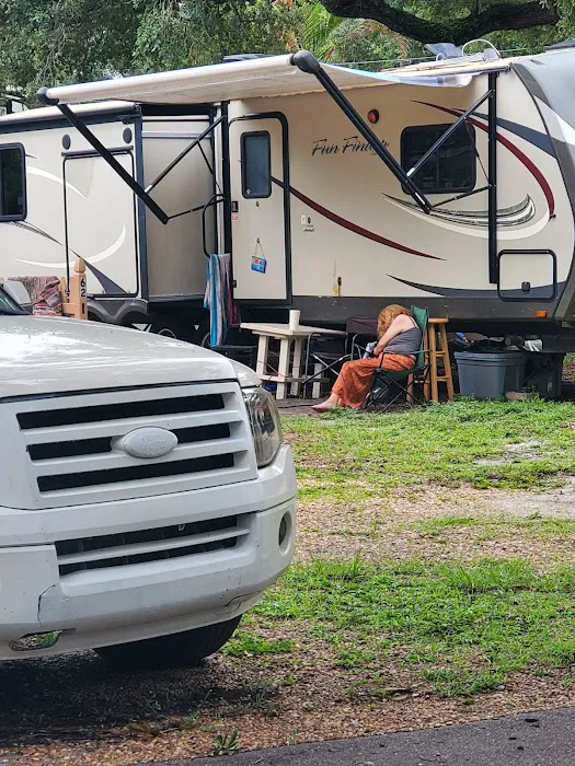 West Bay Oaks Mobile Home & RV Park Picture 3