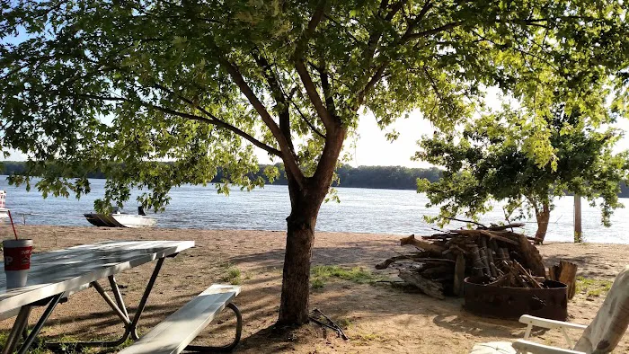 Keithsburg Riverside Campground Picture 8