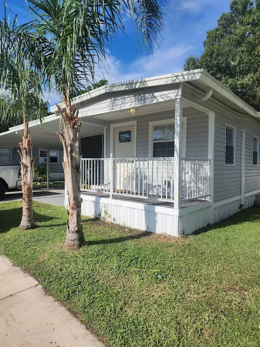 May Grove Mobile Home Park Picture 7