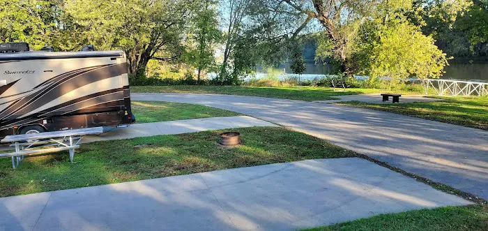 Massey Marina Campgrounds Picture 4