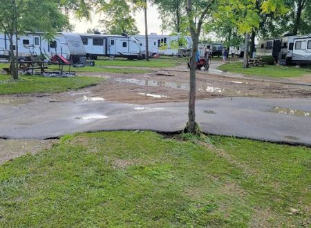 Hoot Owl Hollow Campground