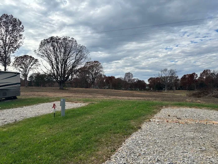 Destination Outdoors RV Park Picture 2
