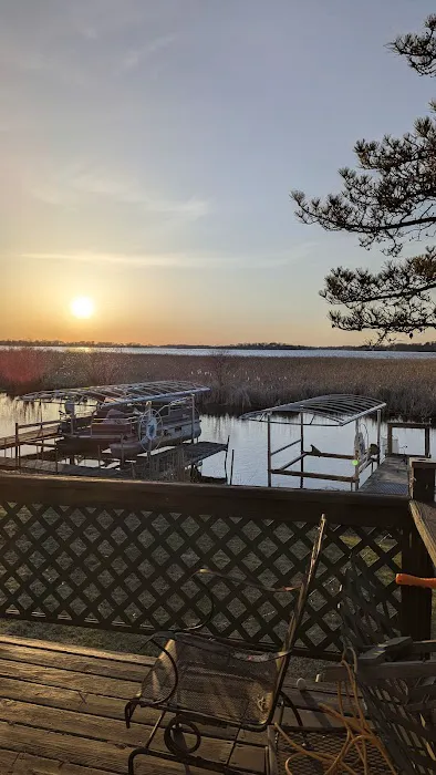Trailer Island Campground Picture 5